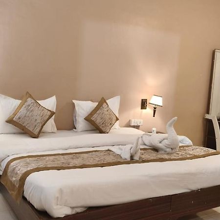 Hotel Shree Krishna Jungle Resort Khajurāho Extérieur photo